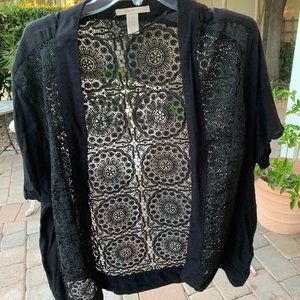 Stylish short sleeve black lace sweater